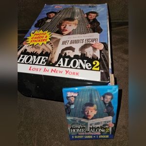 "HOME ALONE 2"  PACK OF TRADING CARDS TOPPS 1992